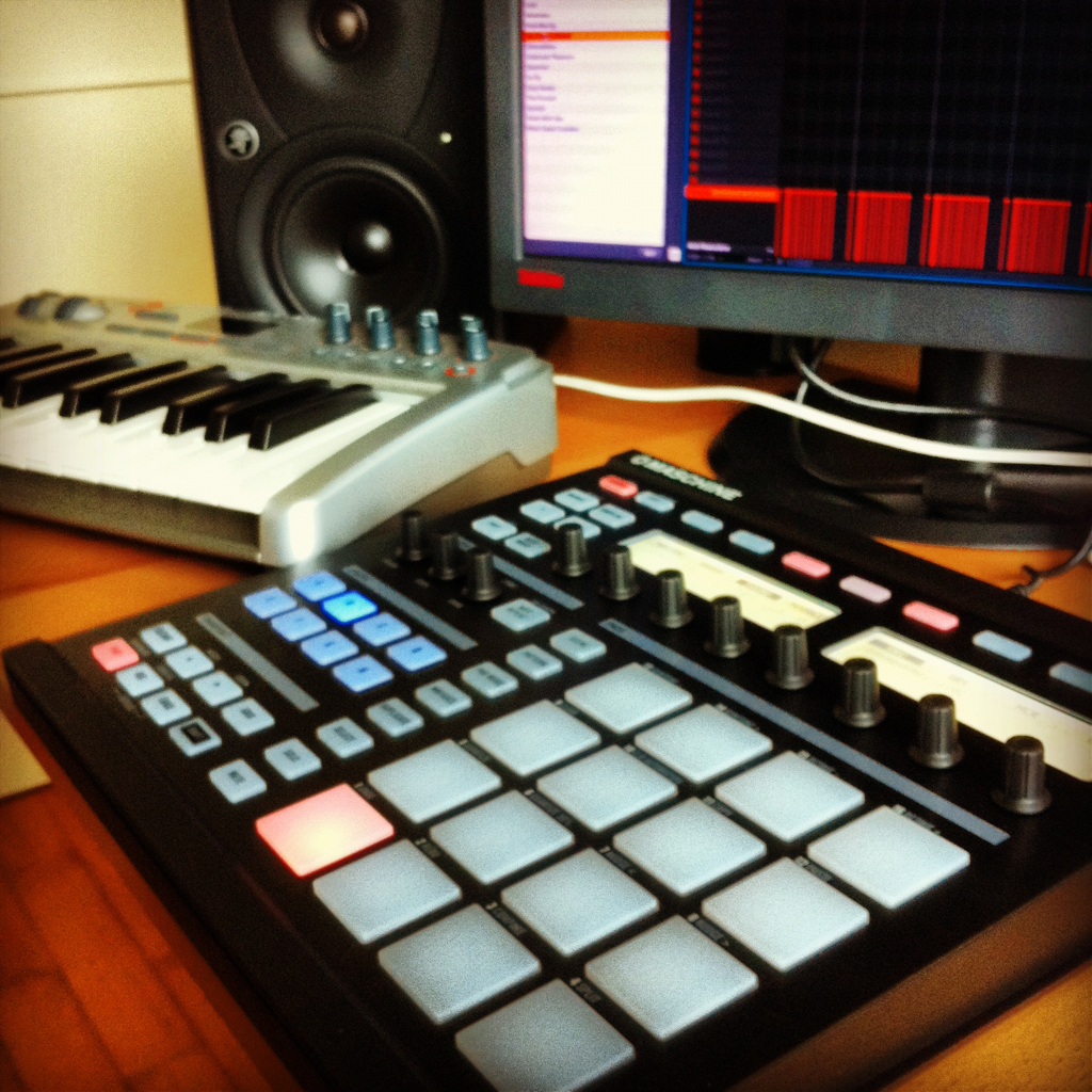 hassonline:  Finally got the Mashine by native instruments, after hearing a lot of