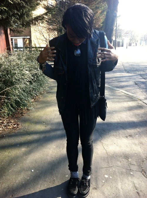 grunge-style:  http://onlydebz.tumblr.com/ 