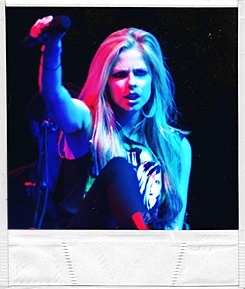 abbey-r:   fav pics of the black star tour > brasil 