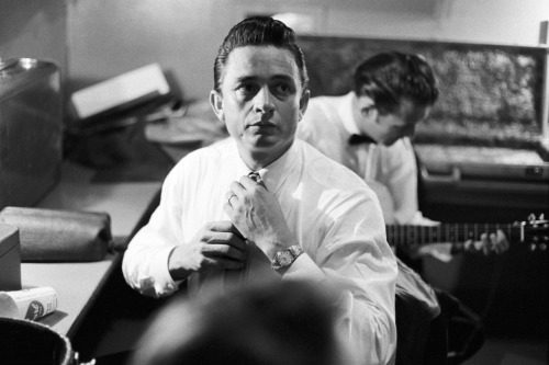 swamp-thing:  27 rare and unpublished photos of Johnny Cash, Time Lightbox. 