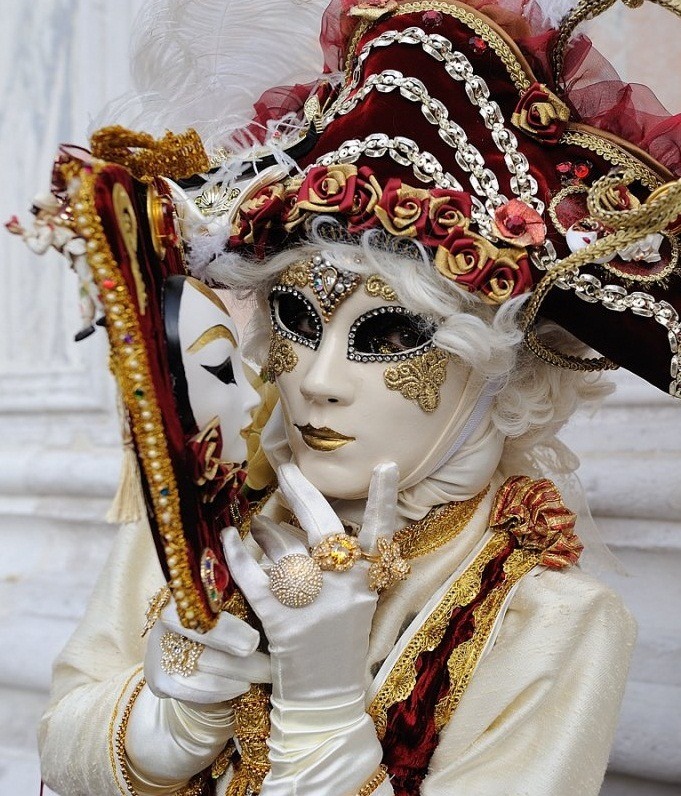 myvenetianmask:  The mirror 