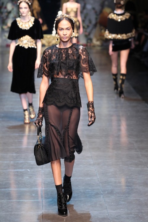 Dolce &amp; Gabbana RTW Fall 2012 Fashion Show/Milan