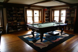 skeetbucket:  dianakris:  Pool table.  