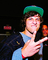 h-eysoul-deactivated20121011:  Here’s my number, so call me maybe. ↳ Chay Suede. 