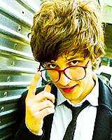 h-eysoul-deactivated20121011:  Here’s my number, so call me maybe. ↳ Chay Suede. 