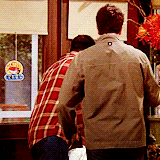 rachelsgreen:  Ross + Joey + air quotes 