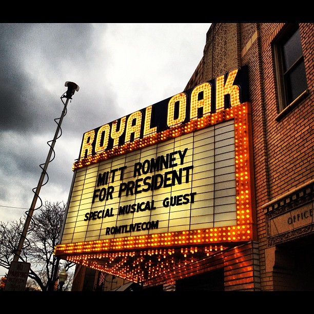 Will Kid Rock show up for Romney tonight? That’s the rumor. (Royal Oak MI) (Taken with instagram)