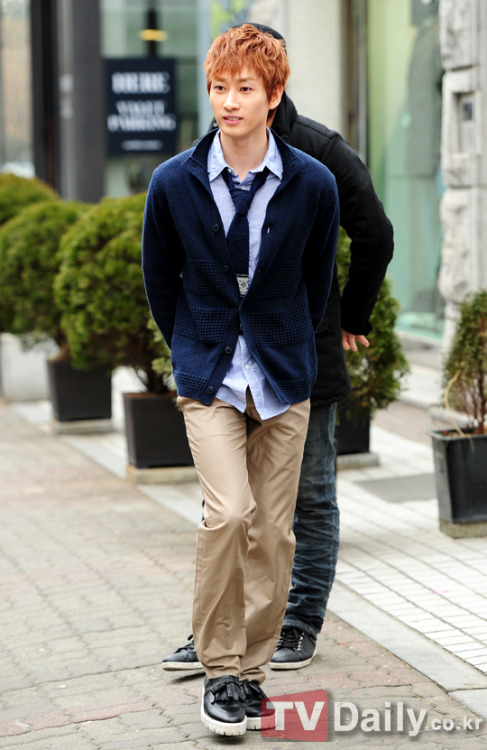 silverangelfish: silverangelfish: Eunhyuk: Club Monaco II