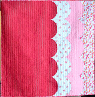 Scallop Quilt by Erica, featured on her blog. The design is from Rachel’s curved class. 