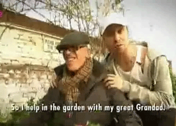 momentsforeverfaded:  I would sit on Russell Howard’s face, any day &amp; time.