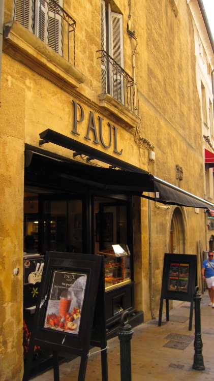 scarletemoniaga:  Paul is everywhere in France and whenever I passed it, there was always long queue. I tried too and it’s pretty good. I like the font logo as well..;)