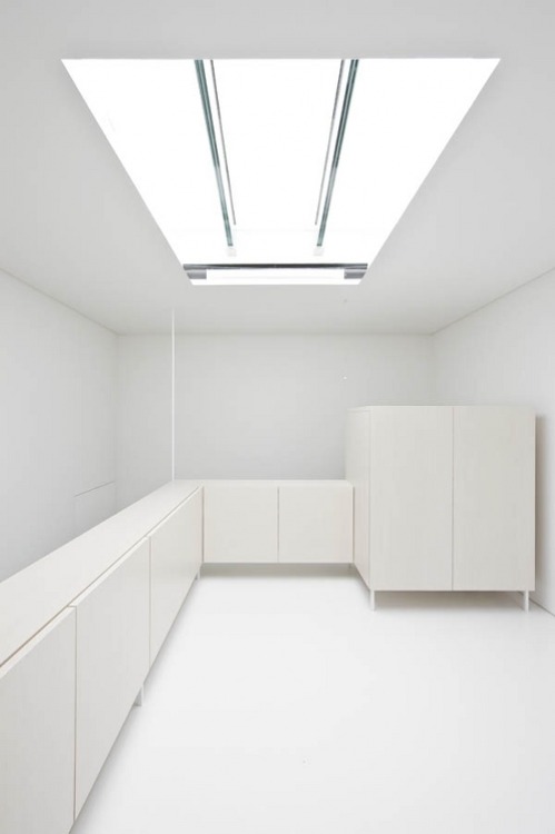 mini-mal-me:  House M by Jun Igarashi 