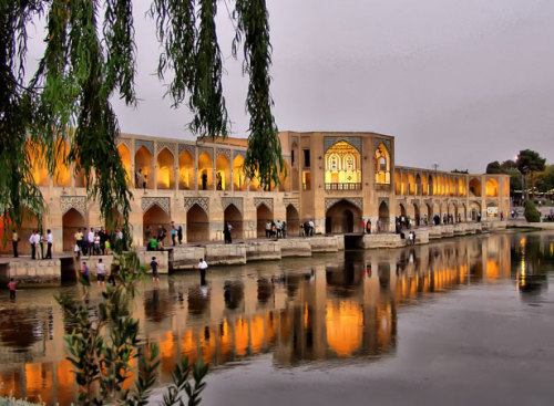 thebridgeiwalkon:Khaju Bridge; Isafahan, Iran