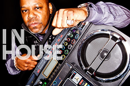 In House With Too $hort
During a visit with The BoomBox, Too $hort, the 45-year-old hip-hop influencer put his lyrical stylings on display and opened up about his life. He compares himself to Oscar-winning actor George Clooney, explains how he was...