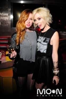 Yay a photo from the Famous party in Vegas with Alysha. &lt;3 alysha:  at the @famoussas party in vegas with @hattie_watson 