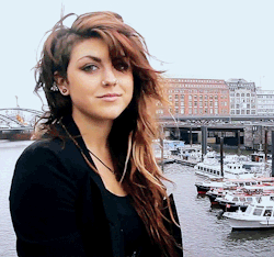 mylungsgaveout:  i hate her perfection  