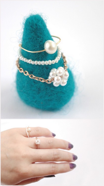 truebluemeandyou: DIY Pearl Stacking Rings. Awesome tutorial site for things you will actually want 