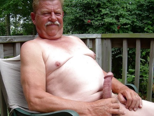 http://senioretgay2.tumblr.com/post/18552612631