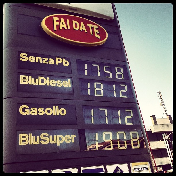 Esticazzi? #igerspadova#italia#italy#padova#europe#gasoline#eni#polworld (Taken with