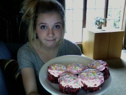 wanted to give my followers some cupcakes :*