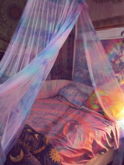 themoonphase:ॐ The Hippie Treehouse ॐ