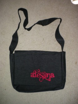 f-i-r-e-b-u-g:  This is my Alesana bag that I made in fabric class just over a year ago :3  