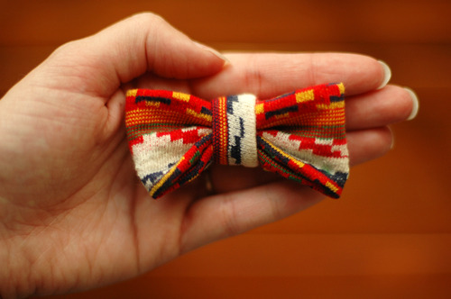 Hair Bow | Fine & Feathered
This is such a cute bow and I love the fabric pattern! Quick and easy to whip up, meaning you can make multiple at once. You should be able to get plain hair clips from craft stores or online. This would also be great to...