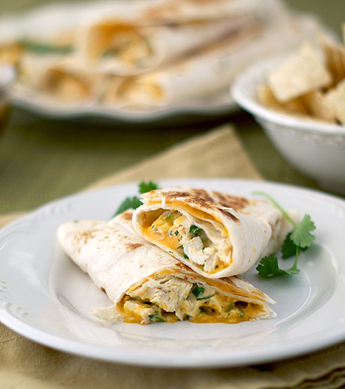 gastrogirl:  crispy chicken wraps in under 15 minutes. 