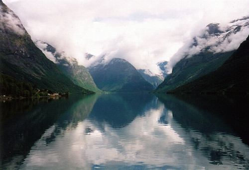 13neighbors:Norway, Kjenndalsbreen valley by Sam Kay on Flickr.