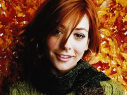 afternoonapocalypse:  I think that I just need to admire how pretty Alyson Hannigan is. I think that she definitely has taken the top place as my celebrity crush. 
