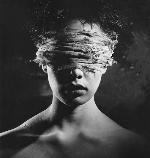 strangelycompelling:  © Scarpati 