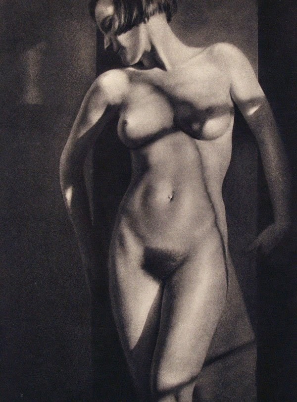 hotparade:  Willy Zielke - Croix, 1933 