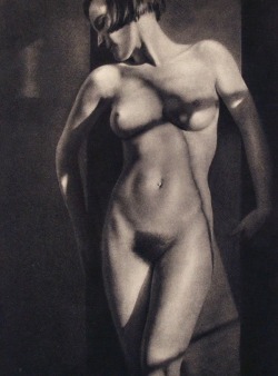 Hotparade:  Willy Zielke - Croix, 1933 