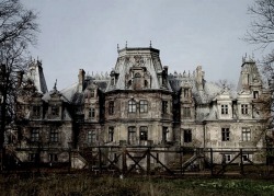 darkdogcal:  More views of the haunted derelict