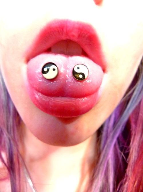 habitualgypsypatterns:  me0w—mix:  switched em out last night :) my lil ying yang venoms aw    unnnnnnnnnnnnnnnnf want want want.