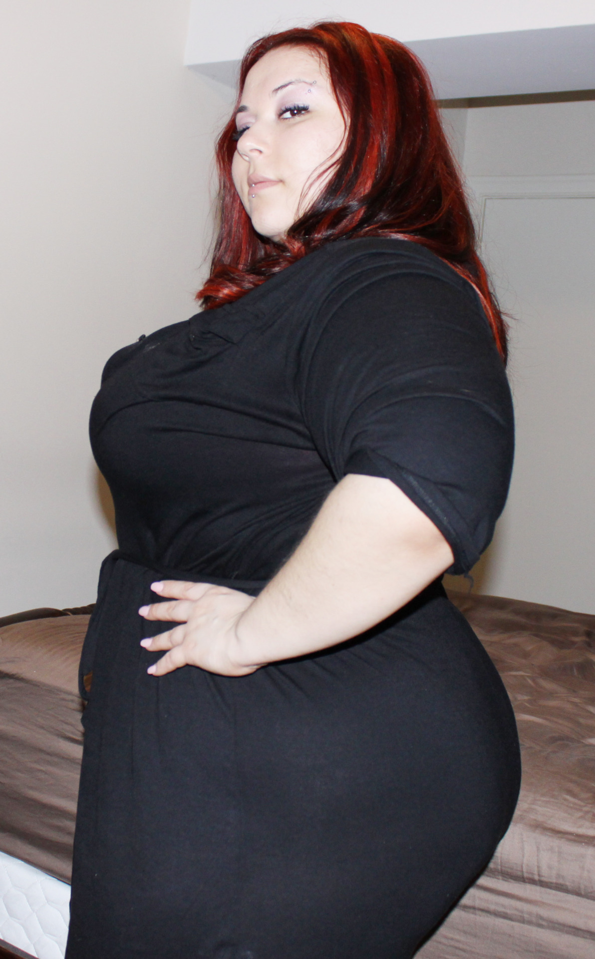 thelaughingempress:  Big body, full hips, long hair.   I&rsquo;m so in love with