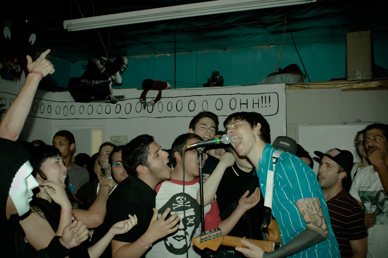 breeaaanda:  Joyce Manor, VLHS March 2/ 2012 B.Longoria Photo // breeaaanda 