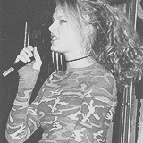 allureofswift:  Taylor Swift’s Yearbook Pictures. 