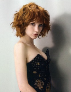 grecodego: Yet another example of a gorgeous redhead!! Bryce Dallas Howard! 