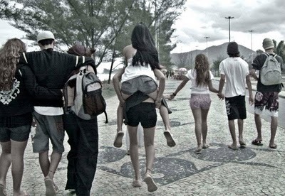 sweet-rockeira:  Crescer não significa , deixar seus melhores amigos pra trás. 