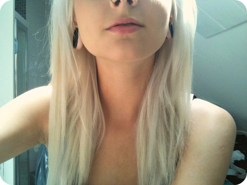 HOLLYWEIRD