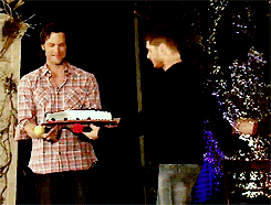 itsfuuh:Jensen’s birthday cake - x/x