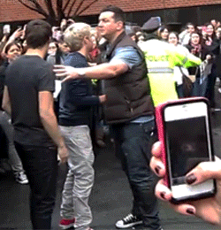 Reblog if you want Paul's autograph.