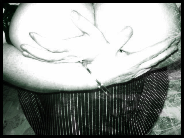 wickedlywenchy:  Oh My…….I’m cuffed! Whatever shall I do? (grin)