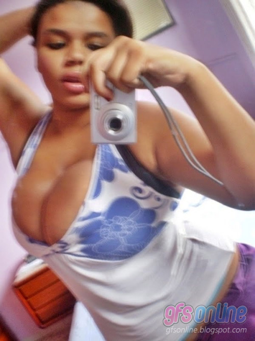 iamabiggentleman:  Her boobs is a functional human unit by itself… wow!! 