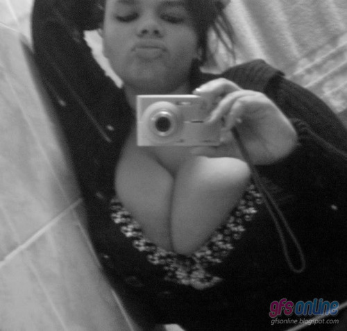 iamabiggentleman:  Her boobs is a functional human unit by itself… wow!! 