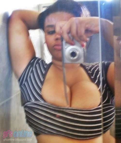 iamabiggentleman:  Her boobs is a functional human unit by itself… wow!! 