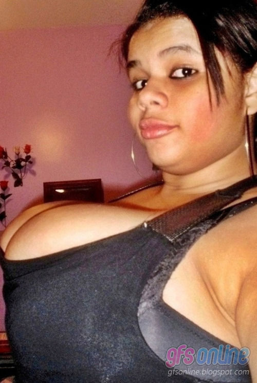 iamabiggentleman:  Her boobs is a functional human unit by itself… wow!! 