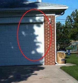 fuckyeahndasian:  The face is always watching 