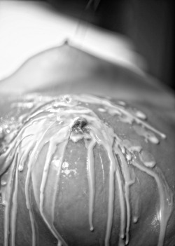 masquese:  WAX PLAY 